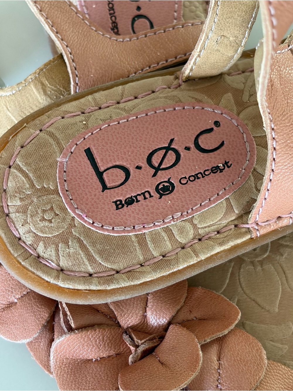 b.o.c. Born Concept Floral Leather Sandal Thong Slingback NWOT All Day Comfort 7 - Picture 4 of 7